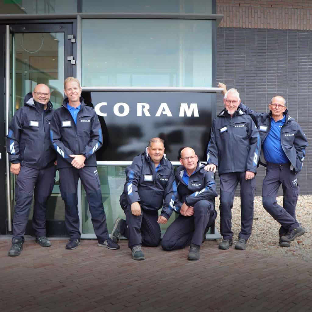 coram-kleding3